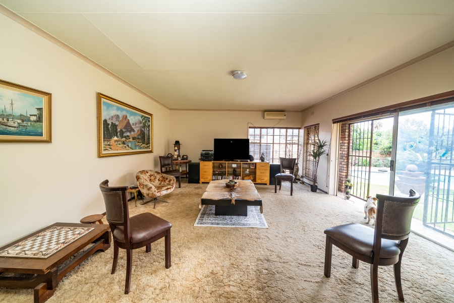 3 Bedroom Property for Sale in Sonneveld Gauteng