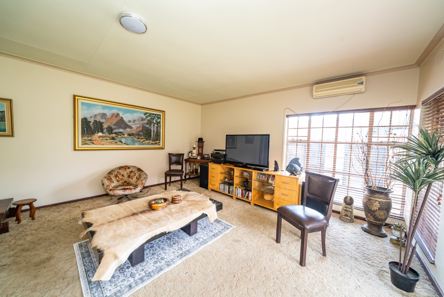 3 Bedroom Property for Sale in Sonneveld Gauteng