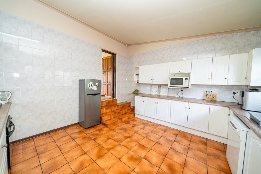 3 Bedroom Property for Sale in Sonneveld Gauteng