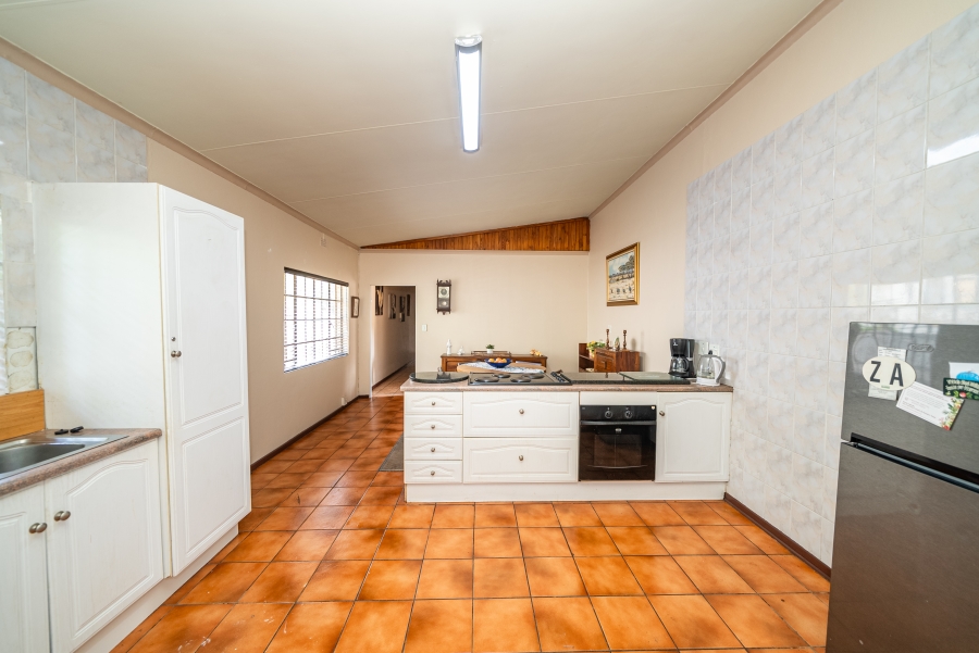 3 Bedroom Property for Sale in Sonneveld Gauteng