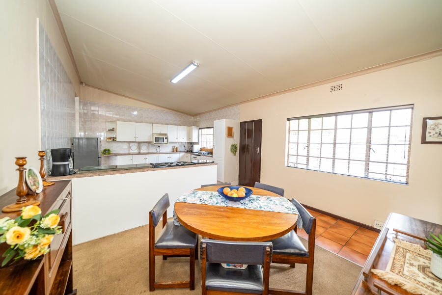 3 Bedroom Property for Sale in Sonneveld Gauteng