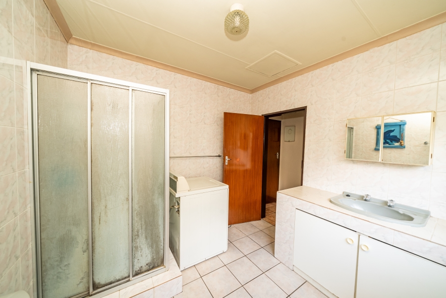 3 Bedroom Property for Sale in Sonneveld Gauteng