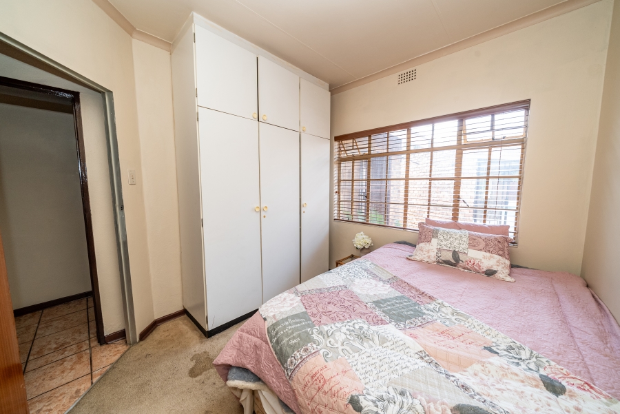 3 Bedroom Property for Sale in Sonneveld Gauteng