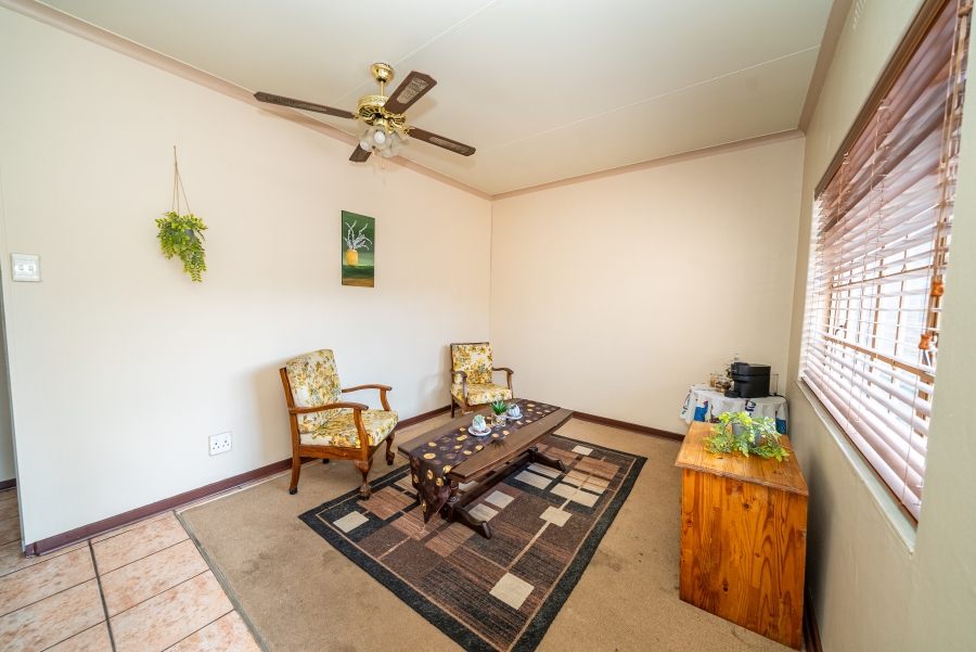 3 Bedroom Property for Sale in Sonneveld Gauteng