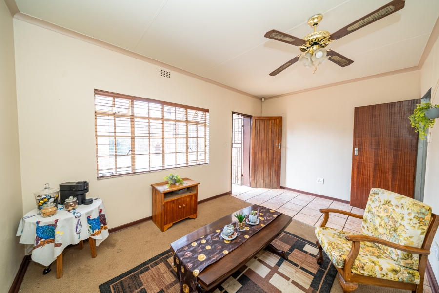 3 Bedroom Property for Sale in Sonneveld Gauteng