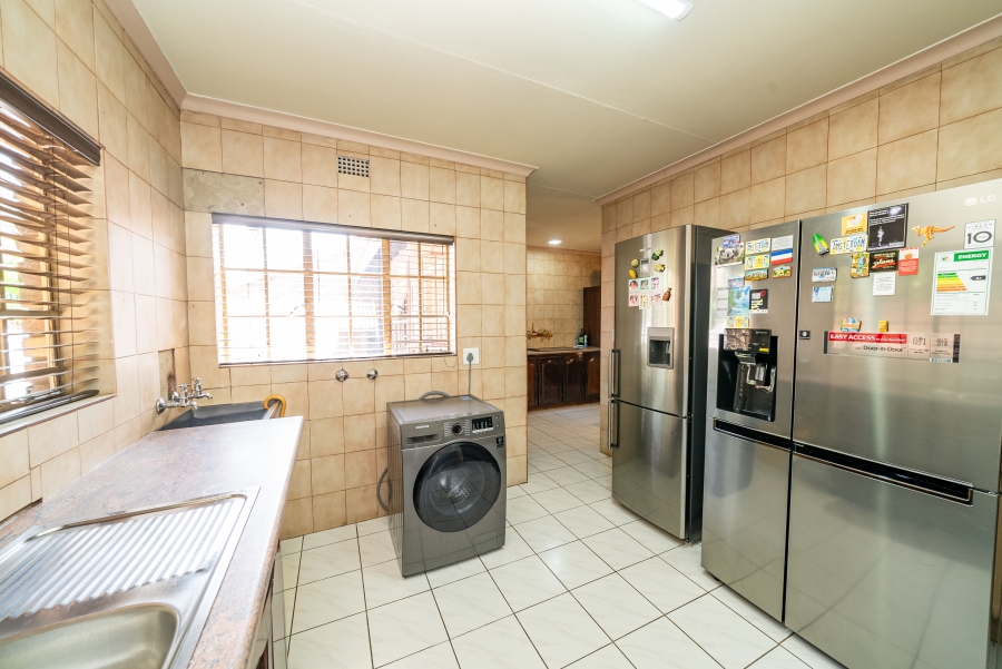 3 Bedroom Property for Sale in Sonneveld Gauteng