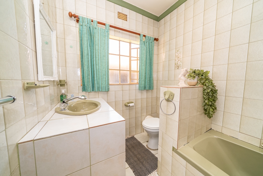 3 Bedroom Property for Sale in Sonneveld Gauteng