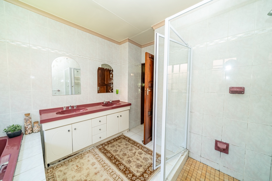 3 Bedroom Property for Sale in Sonneveld Gauteng