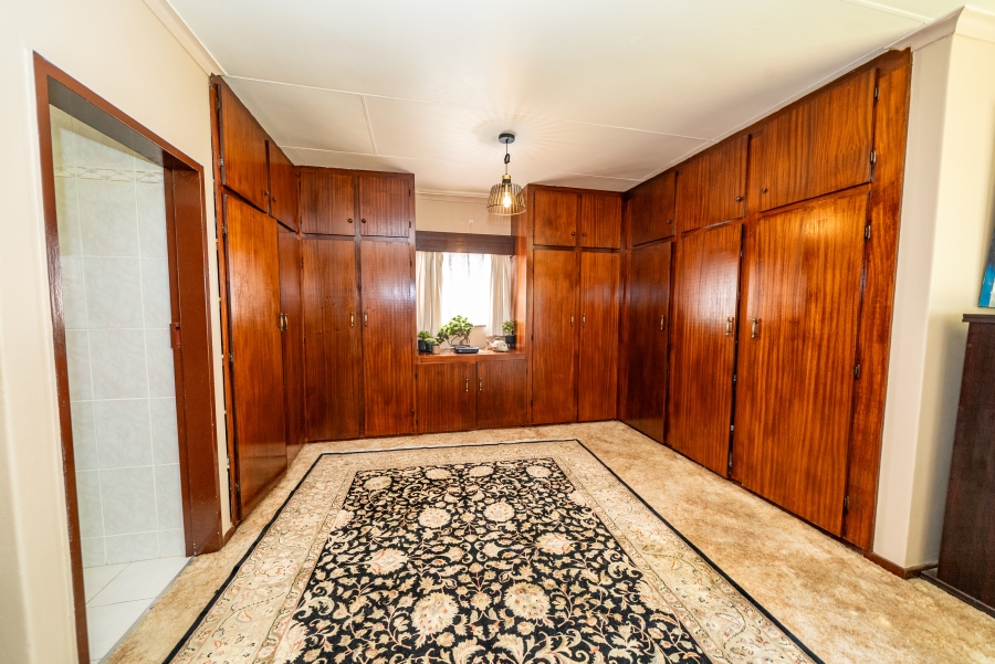 3 Bedroom Property for Sale in Sonneveld Gauteng