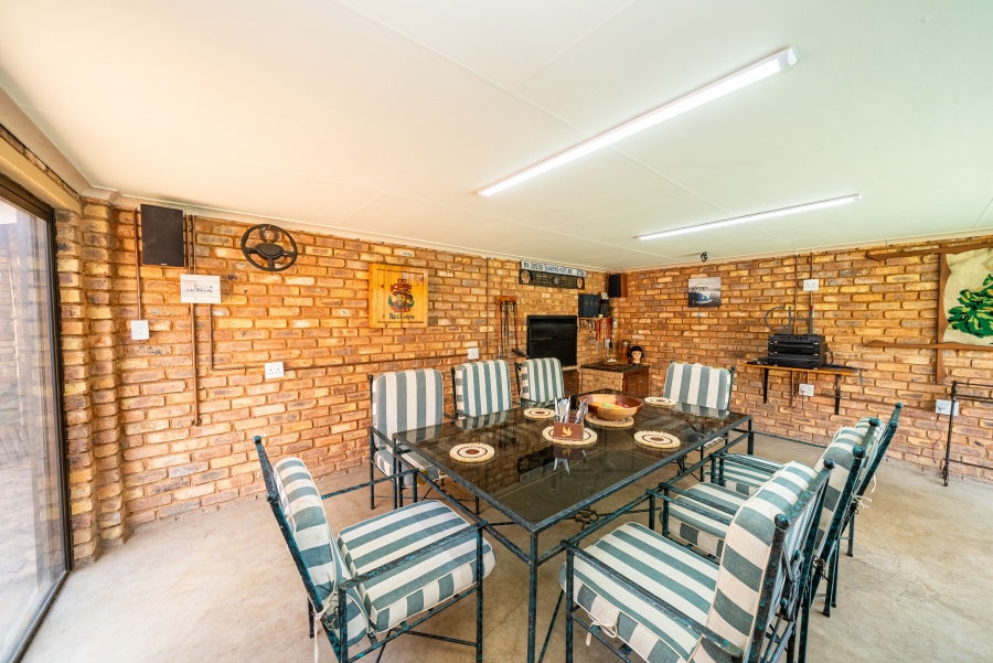 3 Bedroom Property for Sale in Sonneveld Gauteng