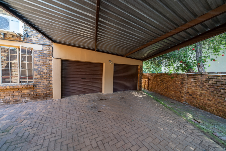 3 Bedroom Property for Sale in Sonneveld Gauteng