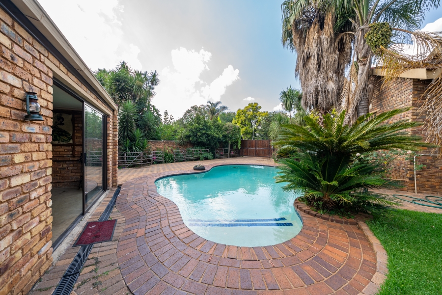 3 Bedroom Property for Sale in Sonneveld Gauteng