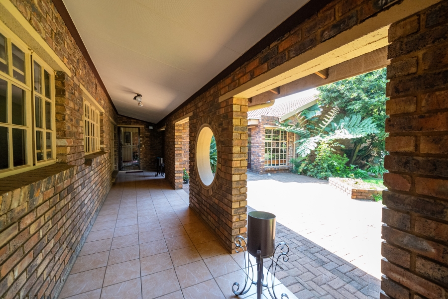 3 Bedroom Property for Sale in Sonneveld Gauteng
