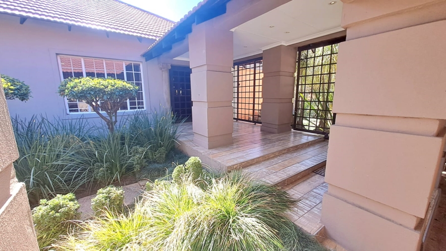 5 Bedroom Property for Sale in Three Rivers Gauteng