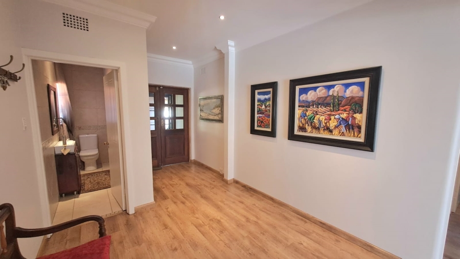 5 Bedroom Property for Sale in Three Rivers Gauteng