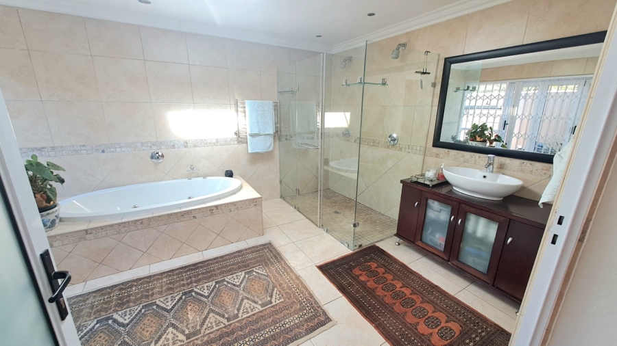 5 Bedroom Property for Sale in Three Rivers Gauteng