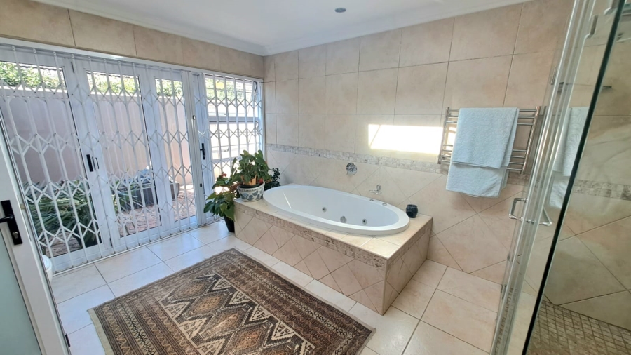 5 Bedroom Property for Sale in Three Rivers Gauteng