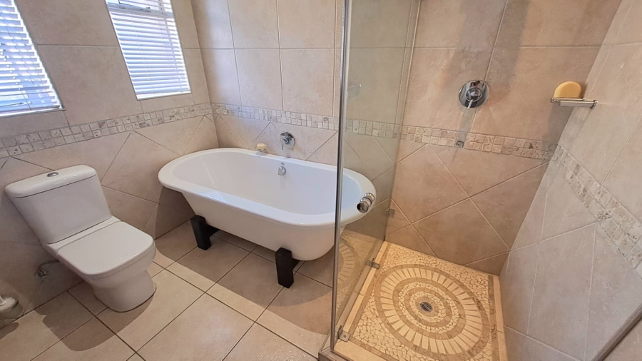 5 Bedroom Property for Sale in Three Rivers Gauteng