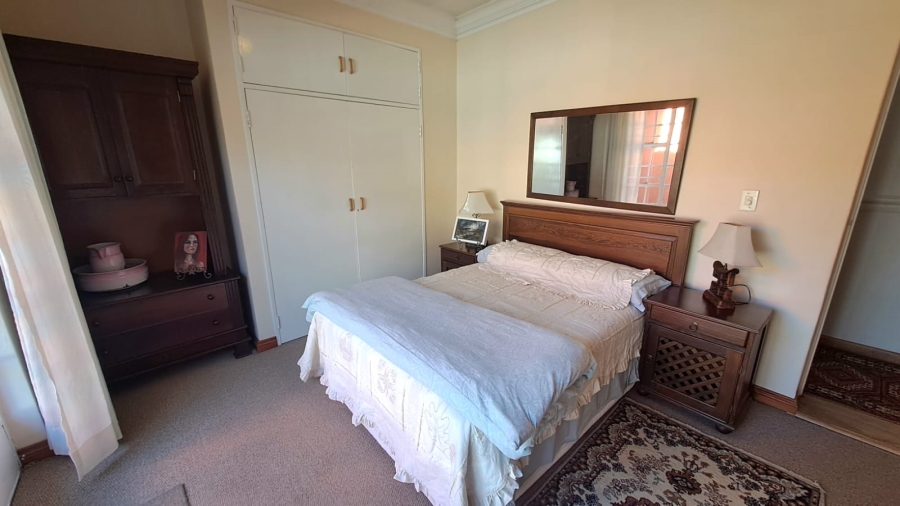 5 Bedroom Property for Sale in Three Rivers Gauteng