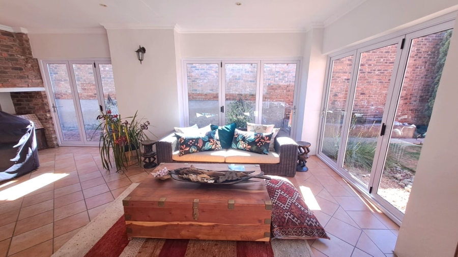 5 Bedroom Property for Sale in Three Rivers Gauteng