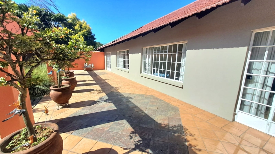 5 Bedroom Property for Sale in Three Rivers Gauteng