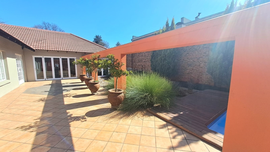 5 Bedroom Property for Sale in Three Rivers Gauteng