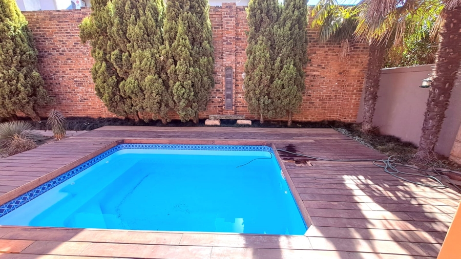 5 Bedroom Property for Sale in Three Rivers Gauteng