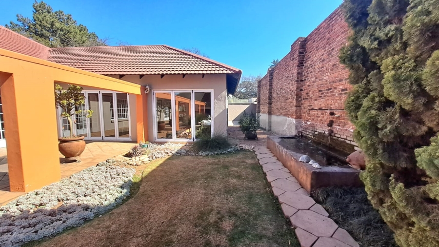 5 Bedroom Property for Sale in Three Rivers Gauteng