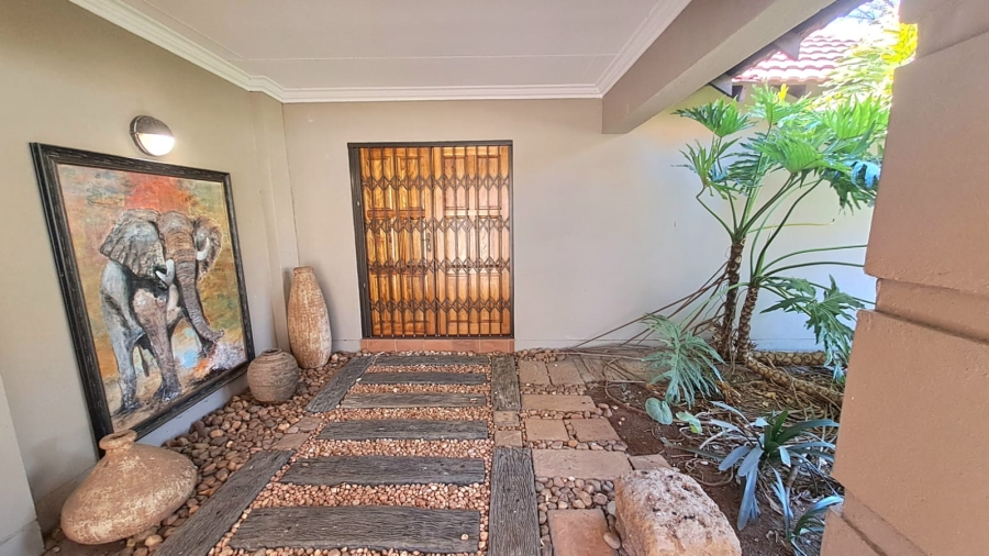 5 Bedroom Property for Sale in Three Rivers Gauteng