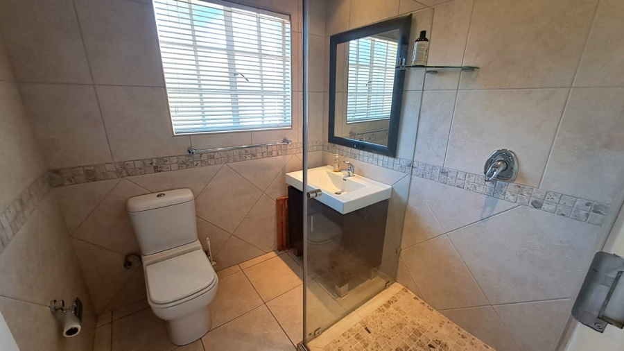 5 Bedroom Property for Sale in Three Rivers Gauteng