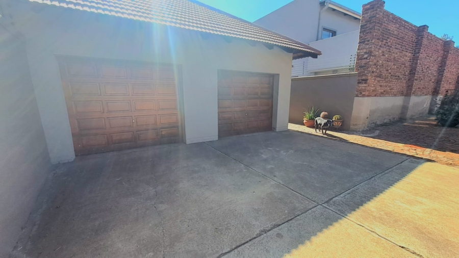 5 Bedroom Property for Sale in Three Rivers Gauteng