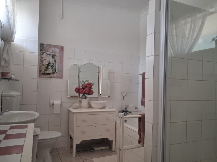 3 Bedroom Property for Sale in Three Rivers Proper Gauteng