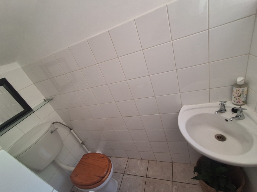 3 Bedroom Property for Sale in Three Rivers Proper Gauteng