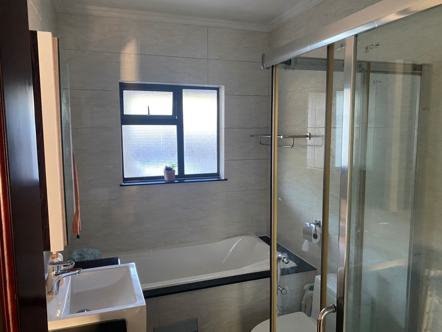 2 Bedroom Property for Sale in Maroeladal Gauteng