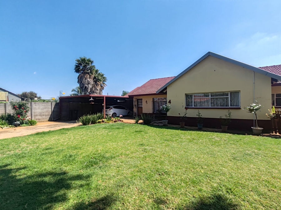 3 Bedroom Property for Sale in Krugersrus Gauteng