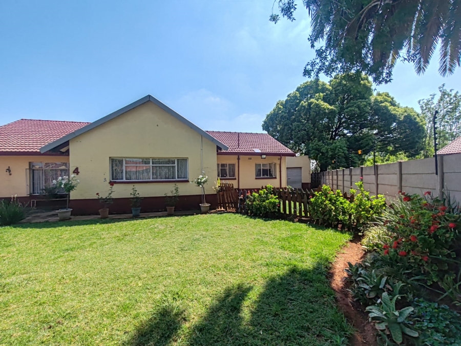 3 Bedroom Property for Sale in Krugersrus Gauteng