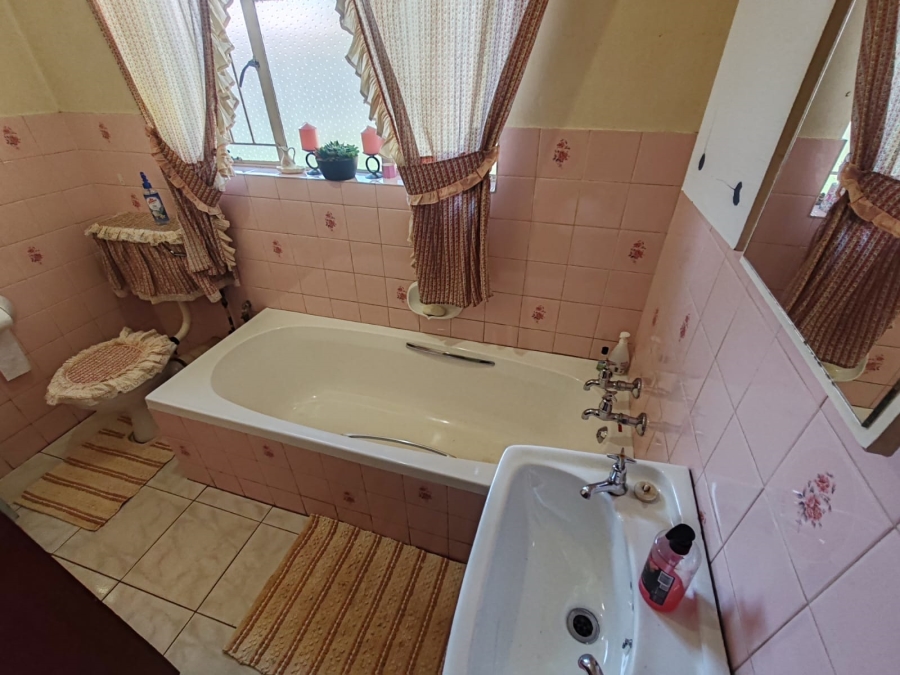 3 Bedroom Property for Sale in Krugersrus Gauteng