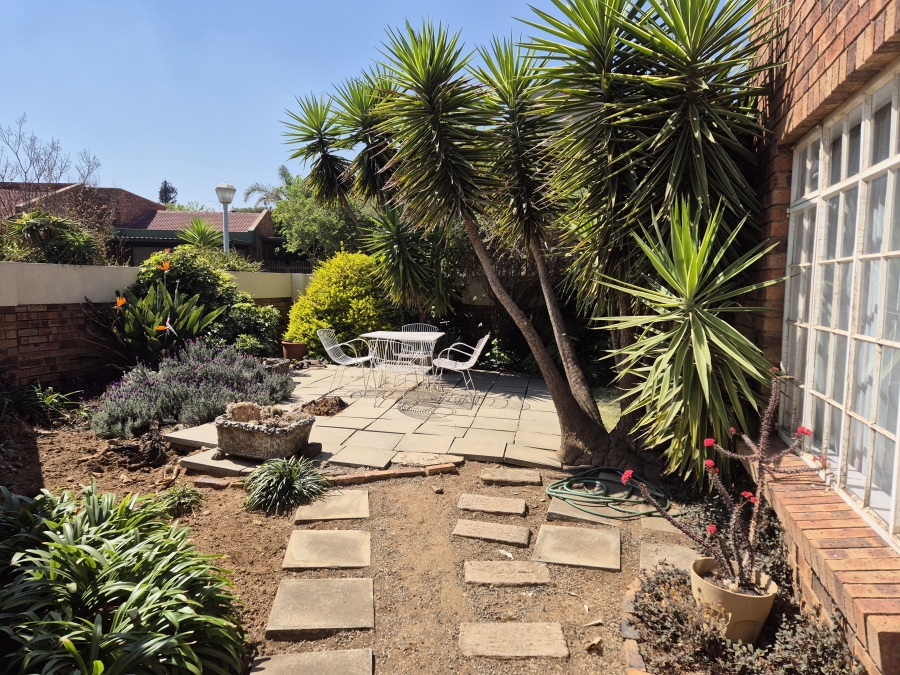 2 Bedroom Property for Sale in Sonneveld Gauteng