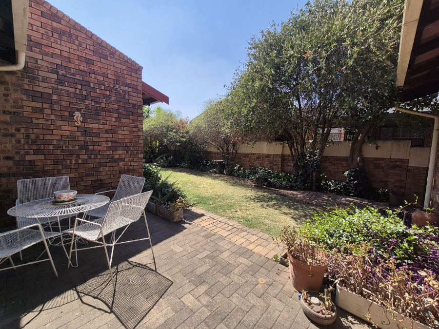 2 Bedroom Property for Sale in Sonneveld Gauteng