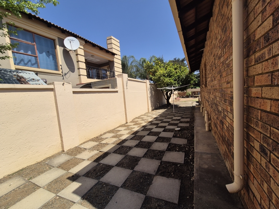2 Bedroom Property for Sale in Sonneveld Gauteng