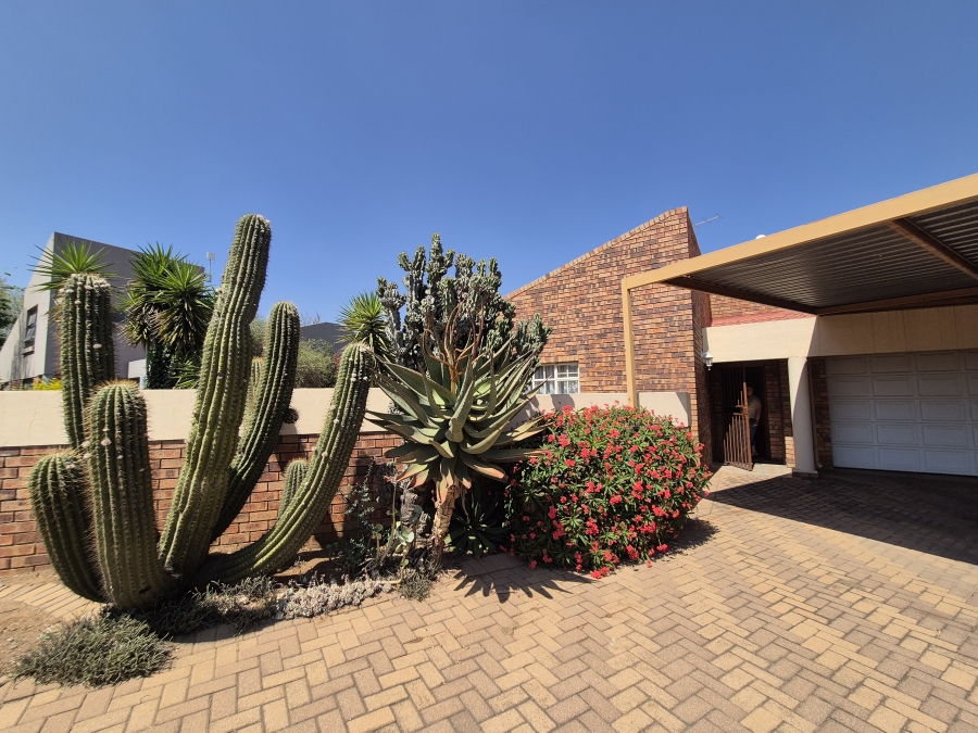 2 Bedroom Property for Sale in Sonneveld Gauteng