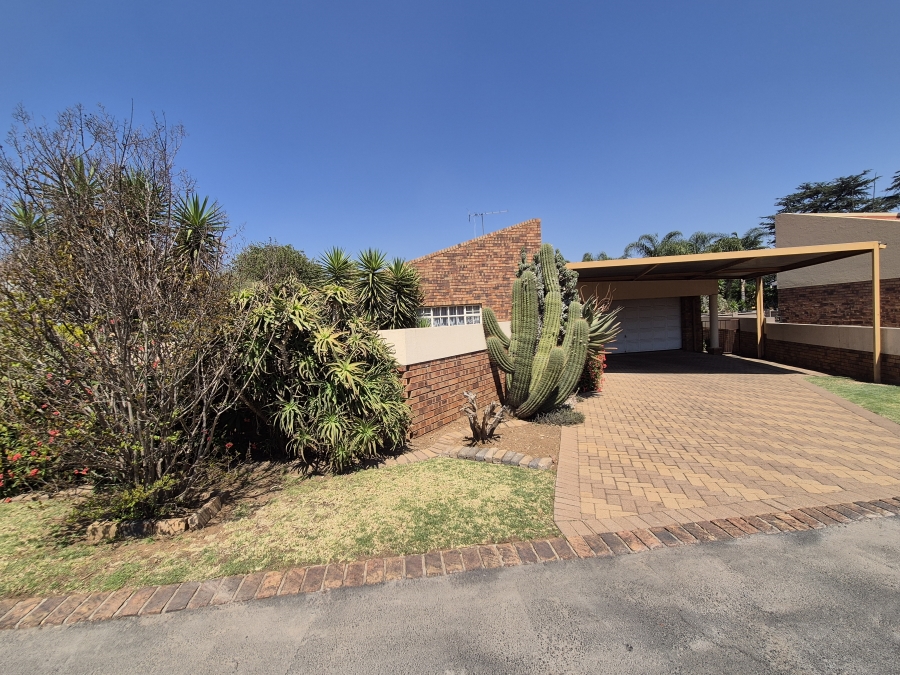 2 Bedroom Property for Sale in Sonneveld Gauteng
