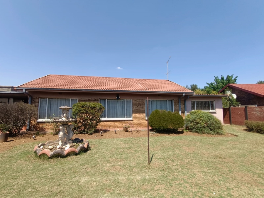 3 Bedroom Property for Sale in Bonanne Gauteng