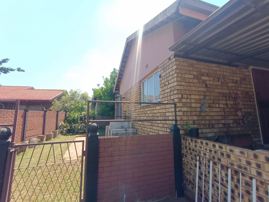 3 Bedroom Property for Sale in Bonanne Gauteng
