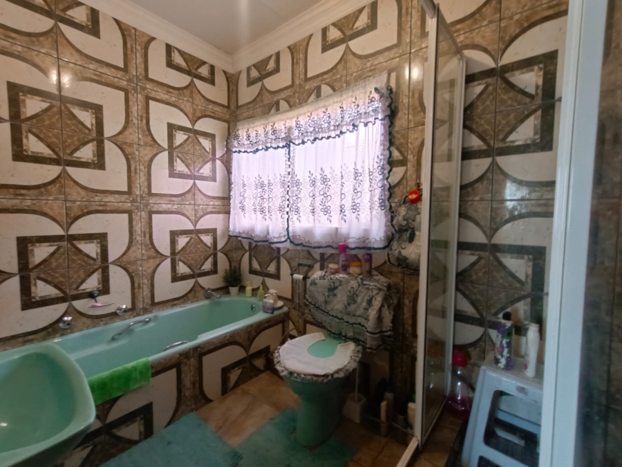 3 Bedroom Property for Sale in Bonanne Gauteng