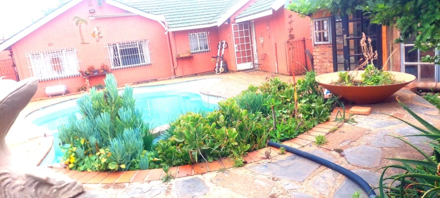 4 Bedroom Property for Sale in Berton Park Gauteng