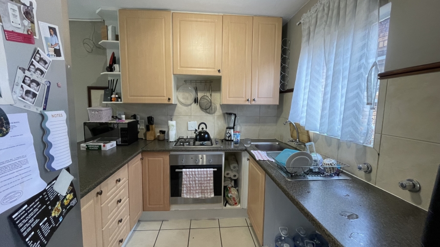 2 Bedroom Property for Sale in Die Hoewes Gauteng