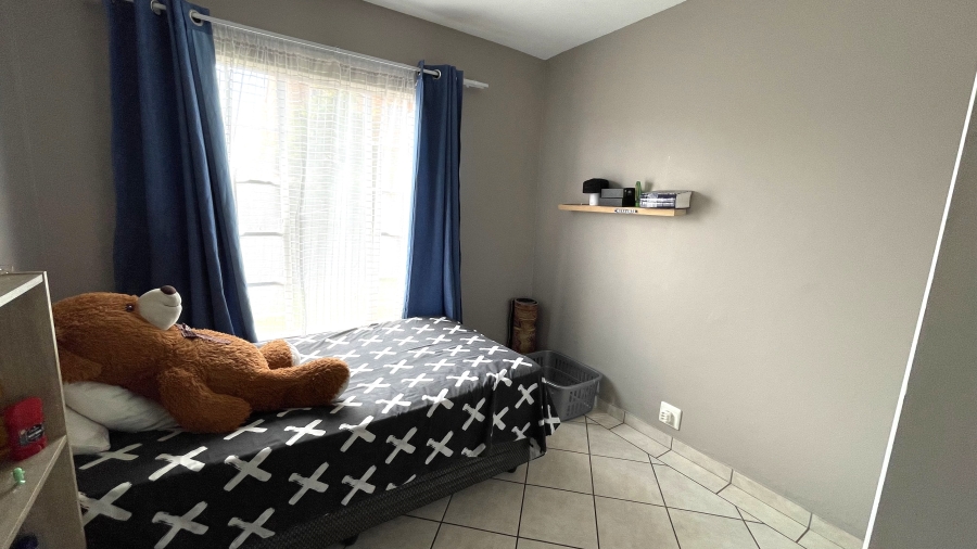 2 Bedroom Property for Sale in Die Hoewes Gauteng