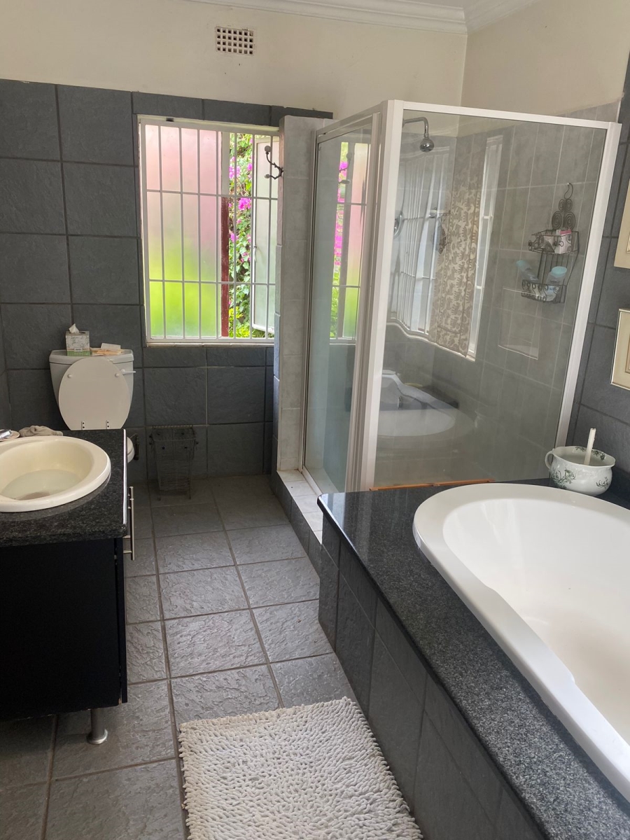 5 Bedroom Property for Sale in Kameeldrift West Gauteng