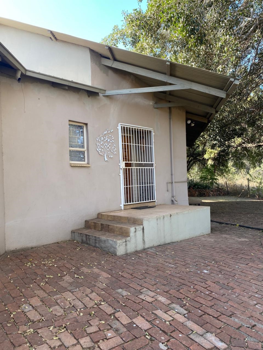 5 Bedroom Property for Sale in Kameeldrift West Gauteng